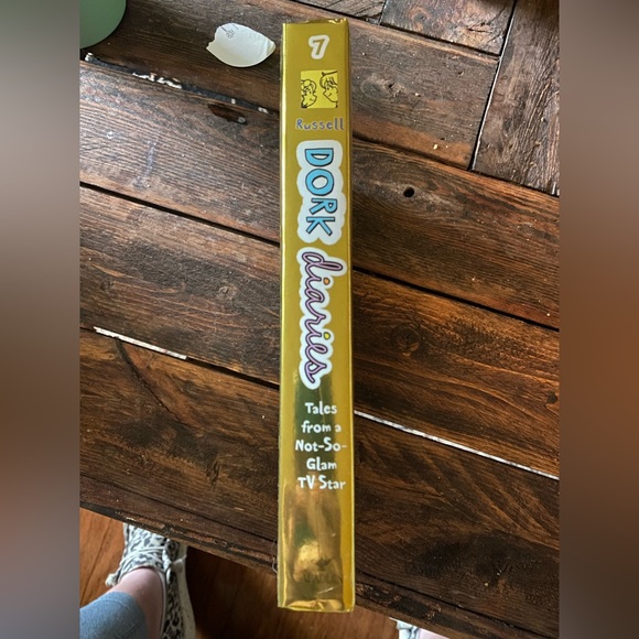 Dork Diaries, Tales from a NOT-SO- Glam TV Star by Rachel Renée Russell (Book 7) - Picture 2 of 3